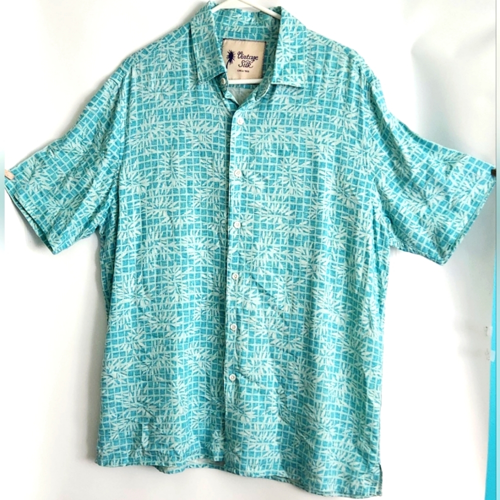 Vintage Silk Circa 1969 Hawaiian Shirt Mens Palm Tree Silk Rayon Button up